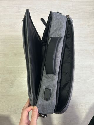 Mochila maletín ordenador viaje gris