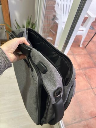 Mochila maletín ordenador viaje gris
