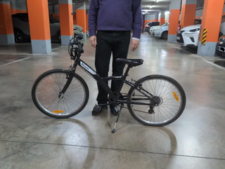 Bicicleta de montaña negra