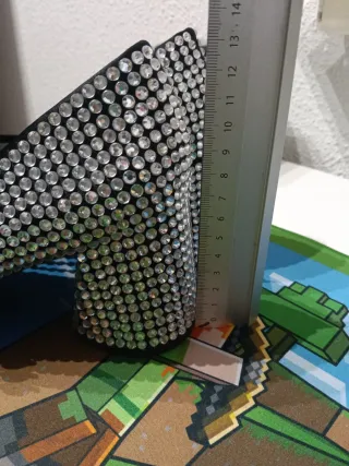 Zapatos de tacón con brillos plateados. MNG.