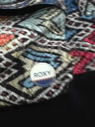 Mochila Roxy Multicolor y Negra