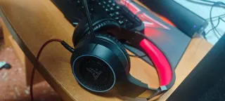 Teclado y Cascos Gaming Negros