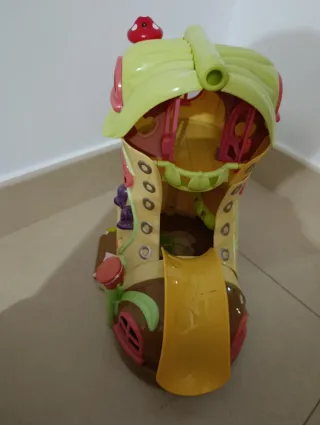 Casa de muñecas de juguete