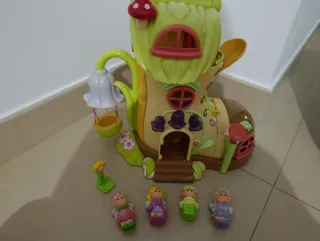 Casa de muñecas de juguete