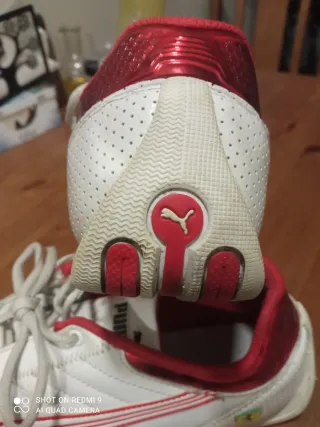Botas Puma Ferrari Blancas y Rojas