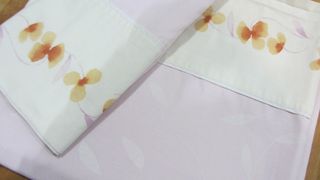 Sábanas individuales y mantitas sofa.