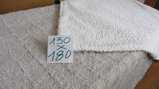 Sábanas individuales y mantitas sofa.