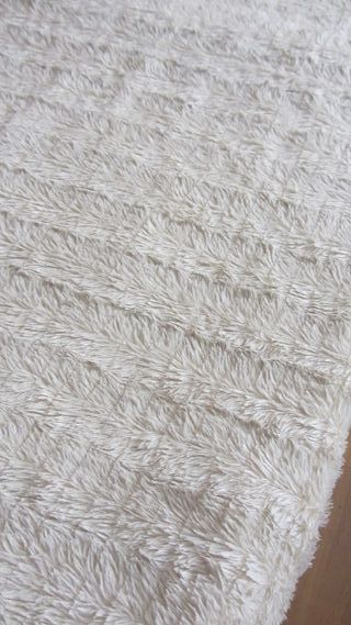 Sábanas individuales y mantitas sofa.