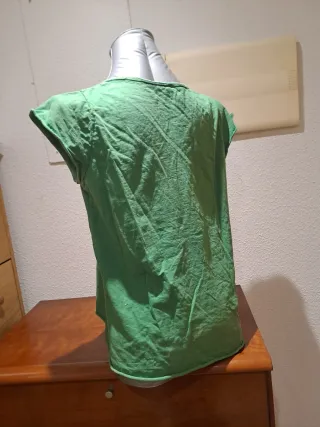Camiseta verde ANDROMEDE PARÍS mujer