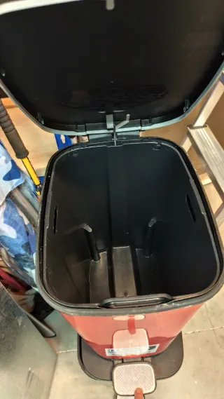 Dos Cubos de basura 30L