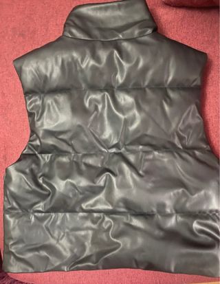 Chaleco de cuero negro