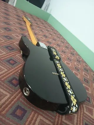 Fender Telecaster MIM Mejorada.