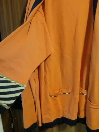 2 Cardigan arancione con bordi blu