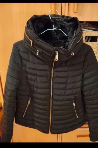 Cazadora invierno entallada negra