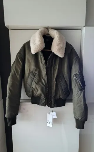 Cazadora Zara Bomber Cropped XS