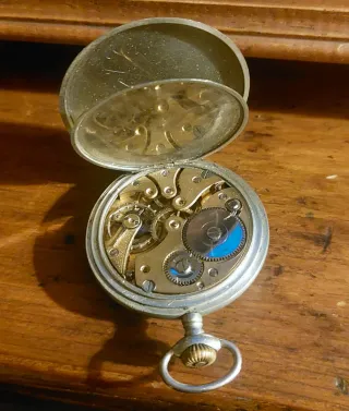 Orologio da tasca meccanico antico