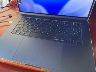 MacBook Air 15 M3 16GB RAM / 512GB SSD