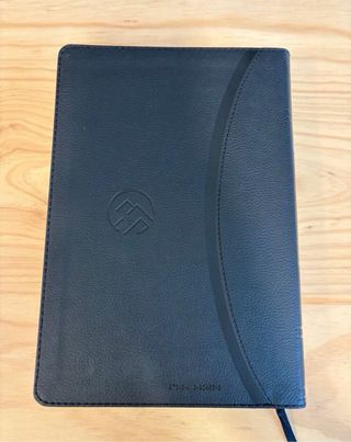 Biblia de Estudio RVR 1960 piel negra