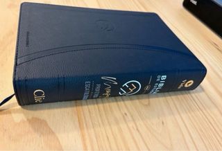 Biblia de Estudio RVR 1960 piel negra