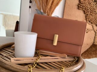 Bolso de mano marrón