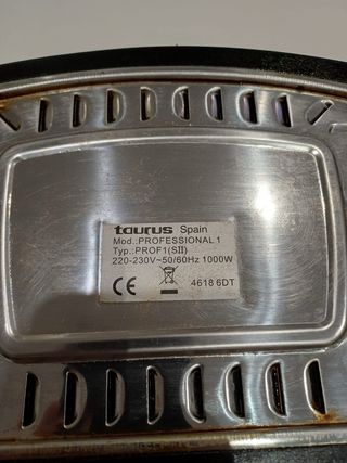 Freidora Eléctrica Taurus con Cesta