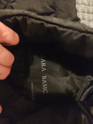 Chaleco Zara negro acolchado cinturón