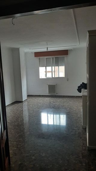 Piso 3 dormitorios,cocina, 2 baño, garaje