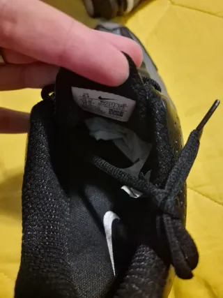 Nike Shox R4 Scarpe Uomo Nero Grigio