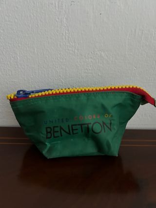 Estuche Benetton Verde y Rojo