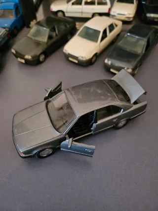 BMW Serie 5 E34 1/43