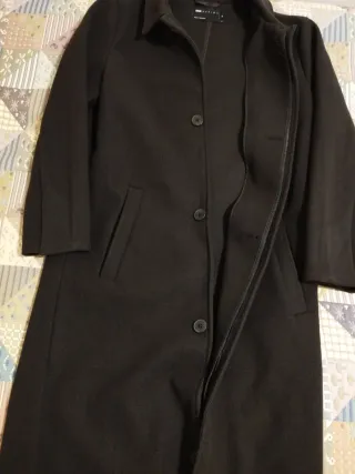 Elegante abrigo largo de invierno unisex negro