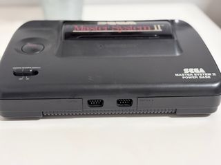 Master System II con 2 mandos