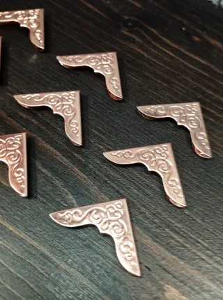 Lotto Pz. L9 Angolieri Metallo Decorativi