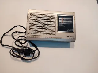 Radio Sanyo RP 5230 AM/FM Portátil