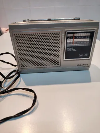 Radio Sanyo RP 5230 AM/FM Portátil