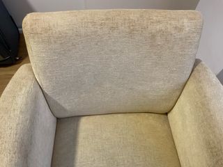 Elegante y confortable sillón de tela beige OFERTA