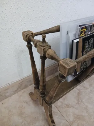 Revistero antiguo de madera Medidas 37x25