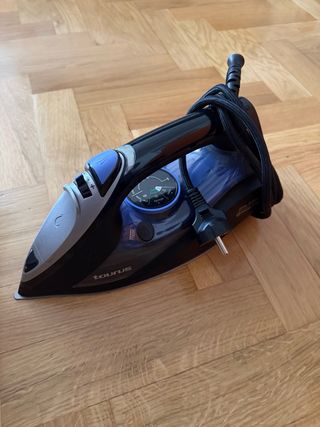 Plancha de vapor Taurus Amazing - nueva