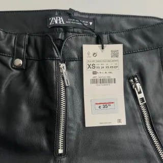 Pantalón Zara efecto piel negro T.XS