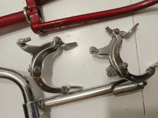 Lote GAC: Cuadro, Ruedas y Piezas Bici 20