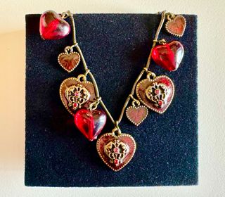 Collana con cuori rossi
