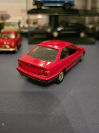 BMW Serie 3 E36 1/43