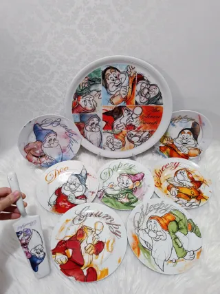 Set Completo di Piatti dei Sette Nani Disney.