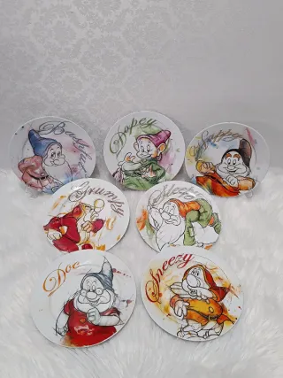 Set Completo di Piatti dei Sette Nani Disney.