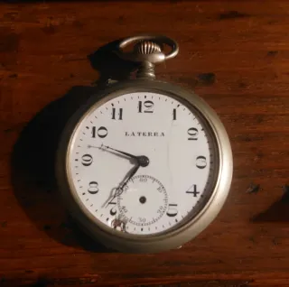 Orologio antico meccanico La Terra