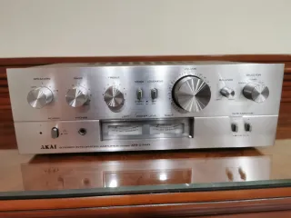 Amplificador Akai AM-2350 Plata