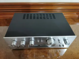 Amplificador Akai AM-2350 Plata