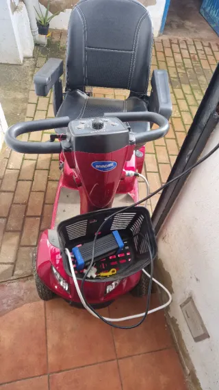 Silla eléctrica Invacare Leo semi nueva