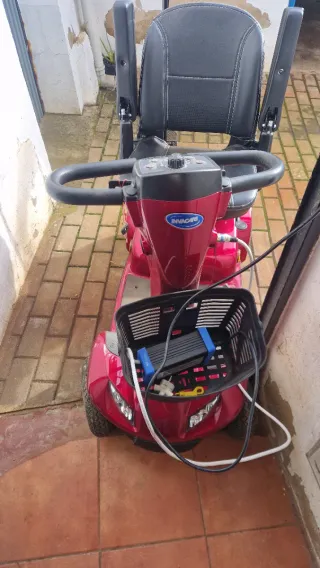 Silla eléctrica Invacare Leo semi nueva