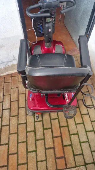 Silla eléctrica Invacare Leo semi nueva